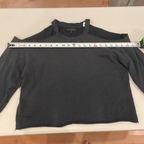 PacSun | L.A. Hearts Cold Shoulder Cutout Gray Sweatshirt - Picture 6 of 10